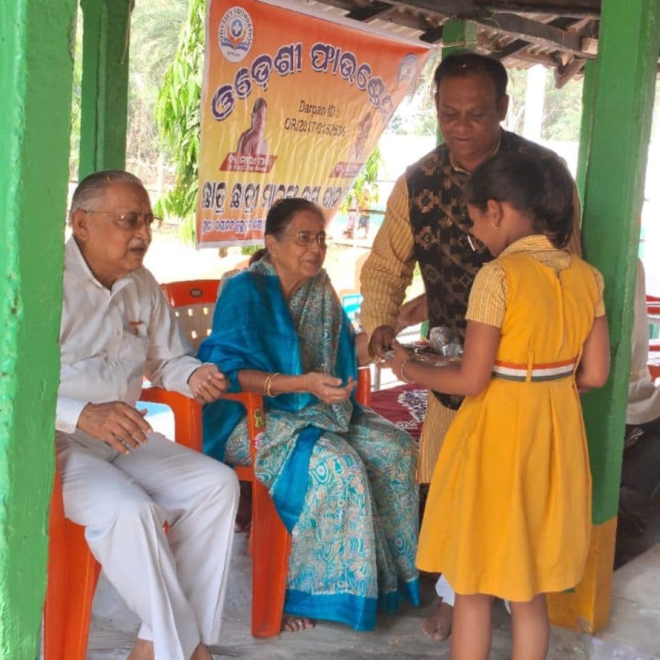 clothes distribution